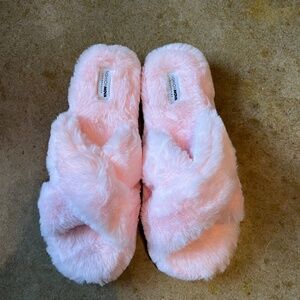 Fashion Nova Day Dreaming Slippers Size 11 *never worn*